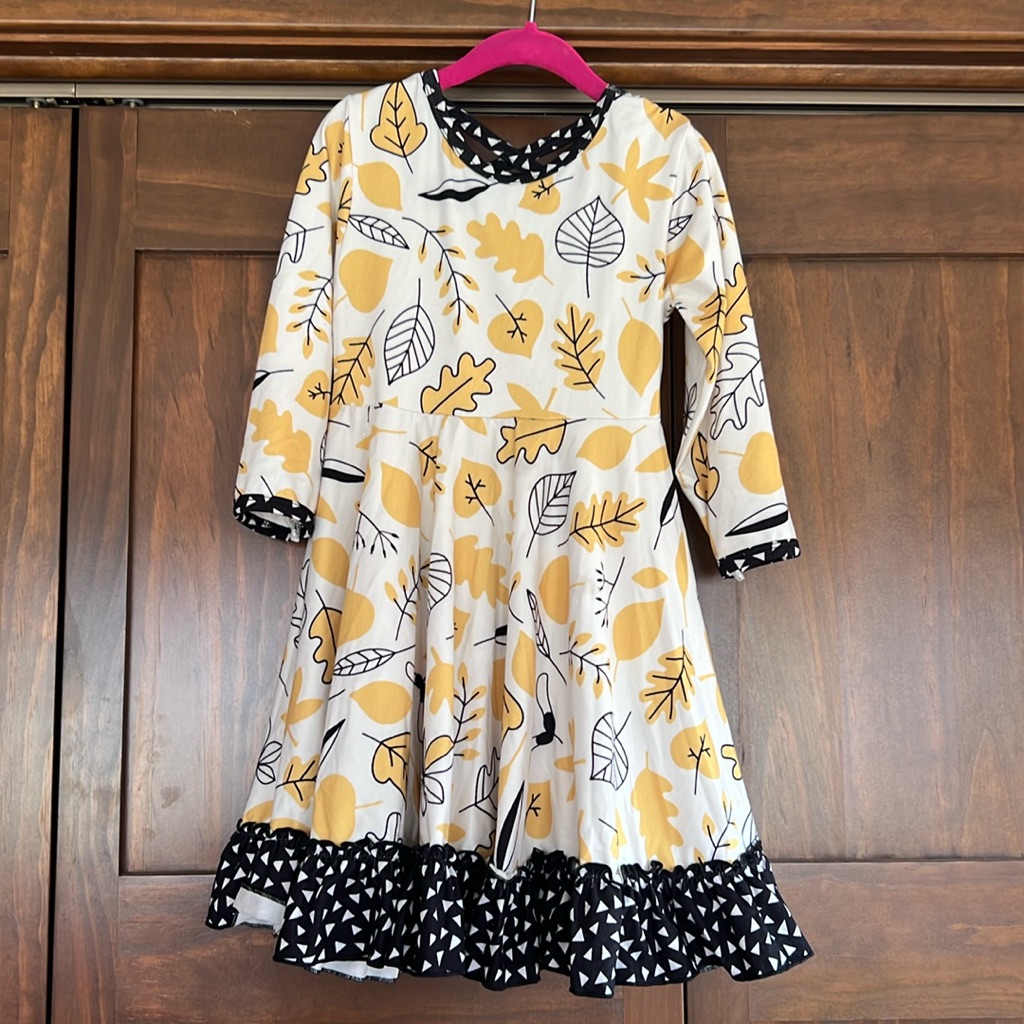 Girls Size 5 Leaves Dress